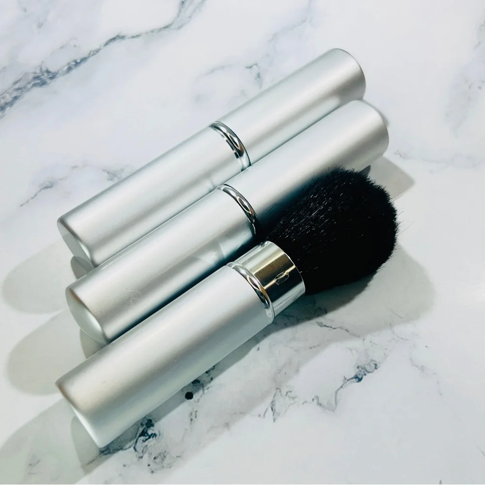 MakeUp Brush Cleaner Soap Kit - Travel Bag with Brush, Soap and Cleaner Tin